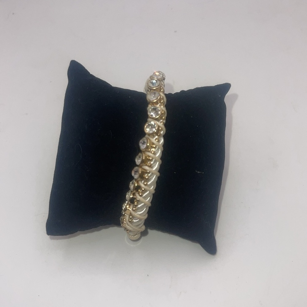 Cookie Lee white corded bracelet with clear crystal gemstones. NWOT